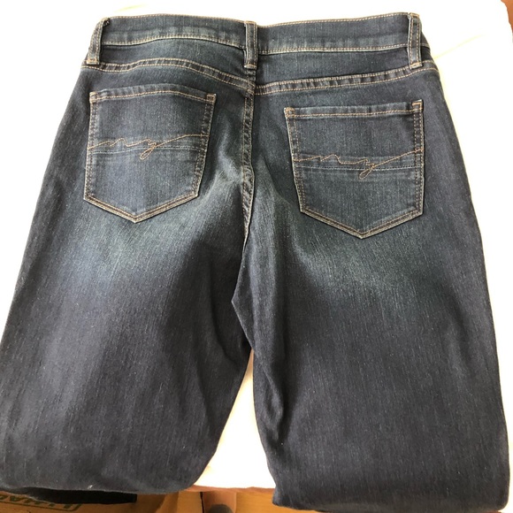 NWT. NEW YORK & CO SOHO Slim leg/Skinny Jeans. Dark Blue. Size 6 - Picture 6 of 6